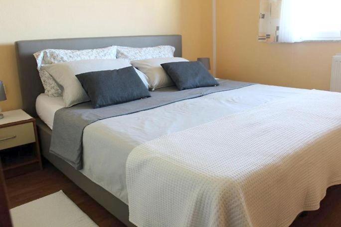 Apartments Ficur With Swimming Pool & Grill, Порторож Екстериор снимка