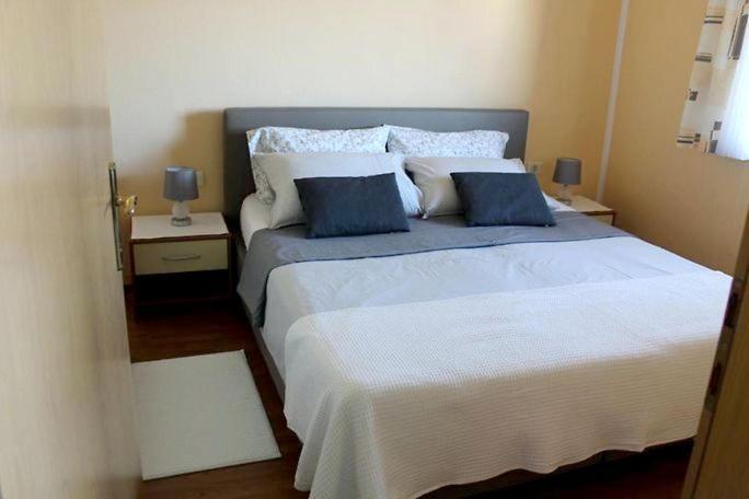 Apartments Ficur With Swimming Pool & Grill, Порторож Екстериор снимка