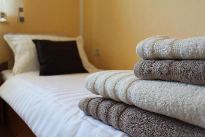Apartments Ficur With Swimming Pool & Grill, Порторож Екстериор снимка